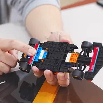 Family Time: Build a Home Racing Museum with Your Kids ——Transform Your LEGO Wall-Mount Frame into a “Speed Memory Archive”