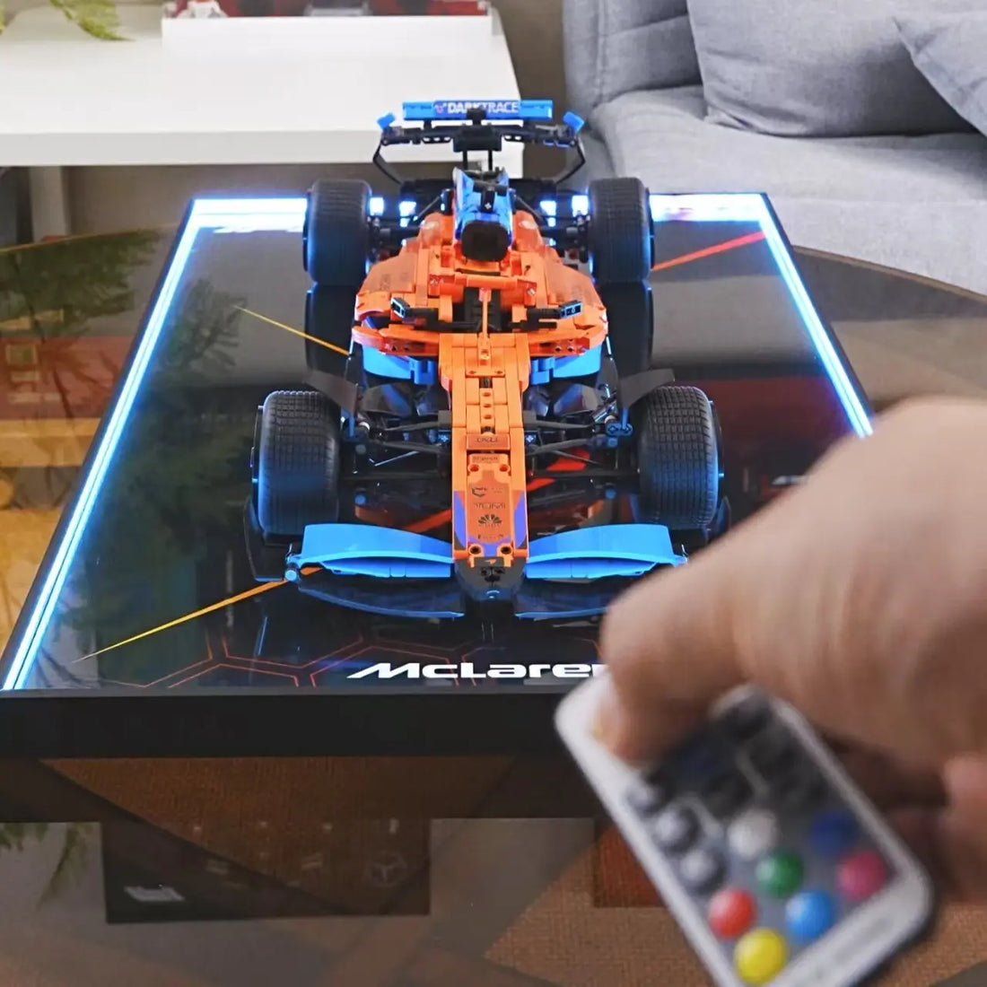 When LEGO Technic McLaren F1 Meets Its Exclusive "Track Stage": My New Ritual for Collecting Technic F1