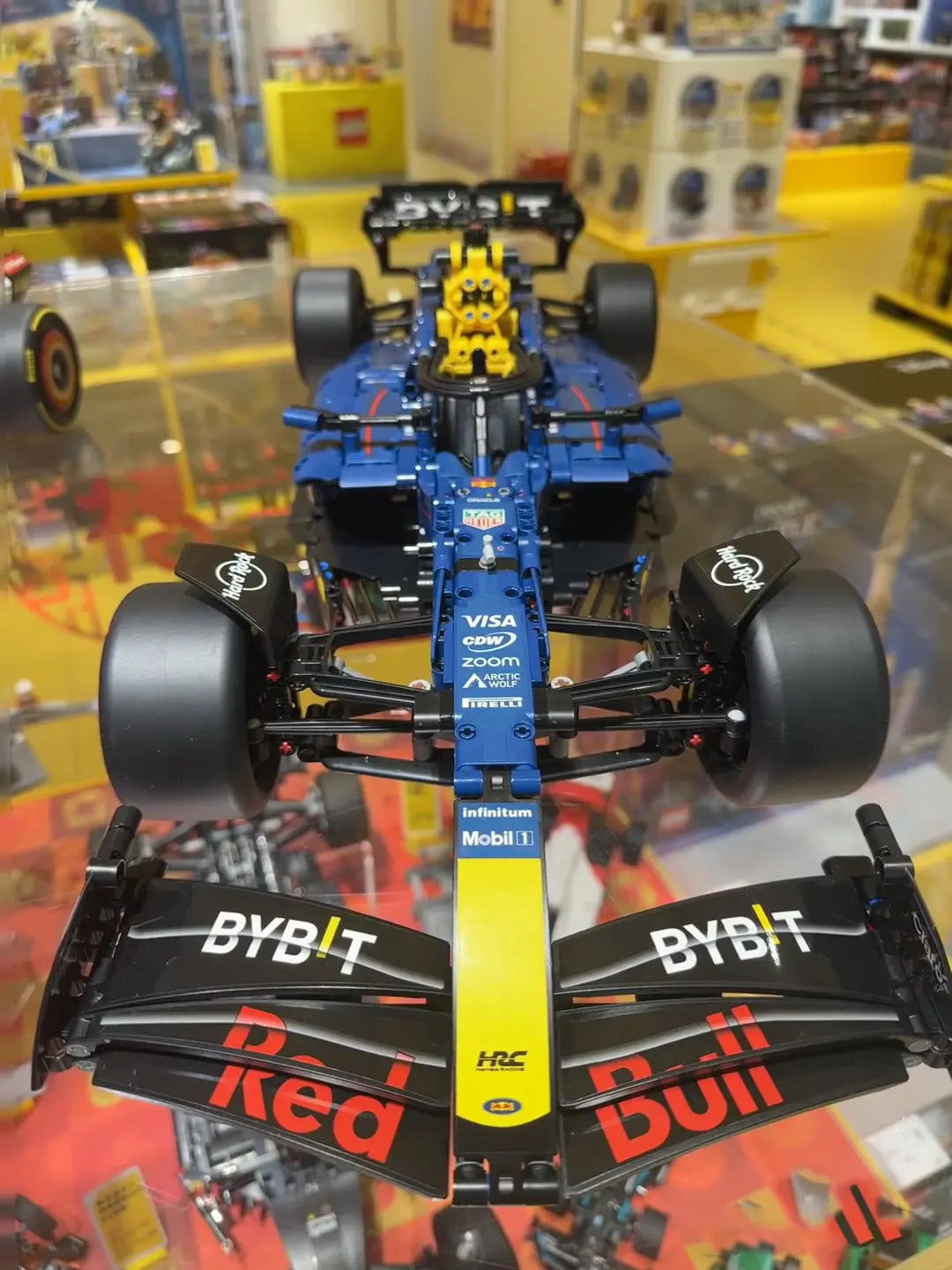 How to Show Off Your LEGO RB20? It’s Easy with the Wall Mount Frame!