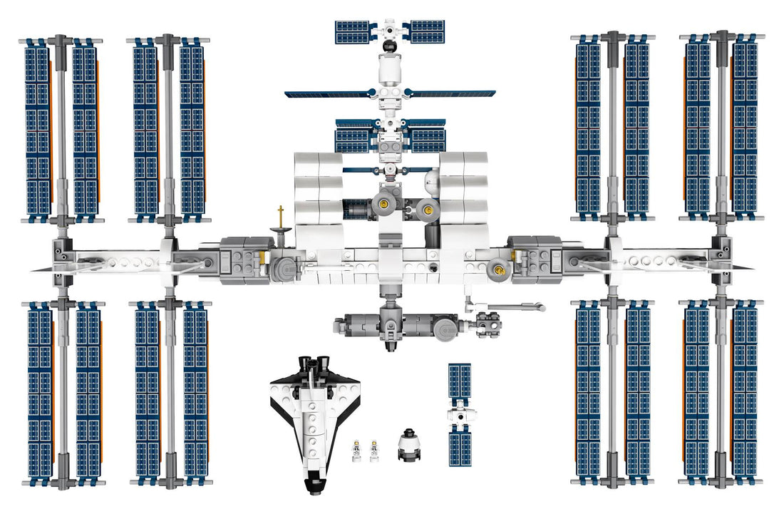 LEGO International Space Station Display: LEGO 21321 Story &amp; Display Ideas