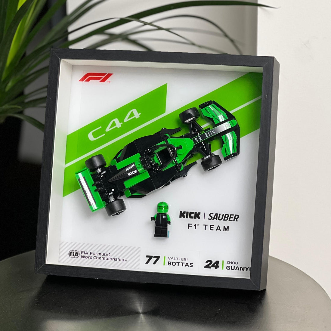 LEGO 77247 KICK Sauber F1® Team C44 Race Car: A Speed Champions Star & DIA Display Guide