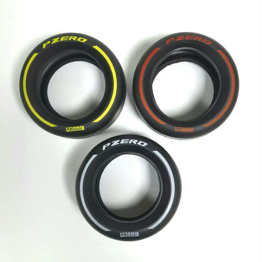 Pirelli-Reifen mit aufgedrucktem Muster