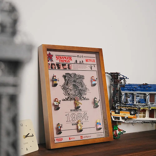 LEGO Display Case for The Upside Down Minifigures (75810)