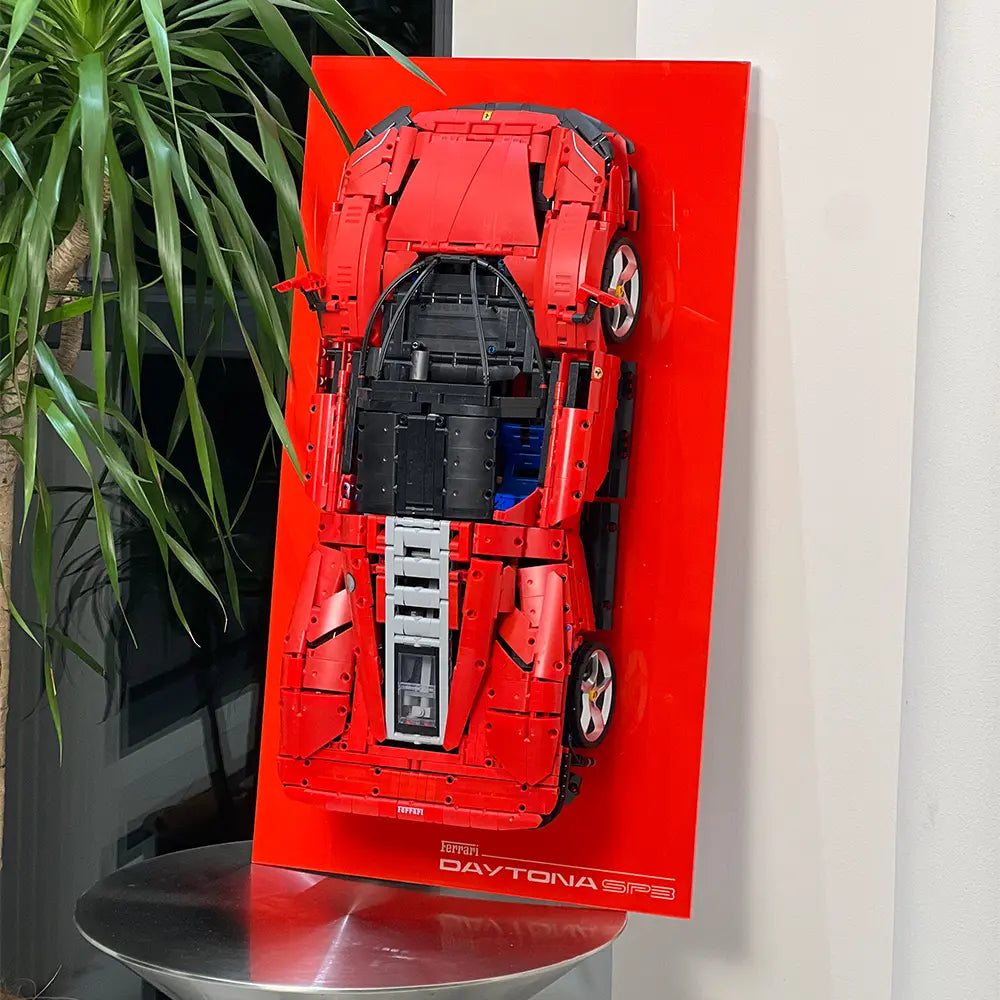 Cadre d'exposition LEGO™ Technic™ présenté dans un style flottant