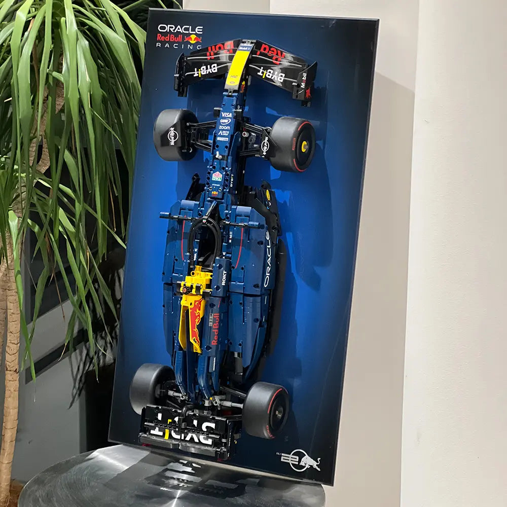 Cadre d'exposition LEGO™ Technic™ présenté dans un style flottant